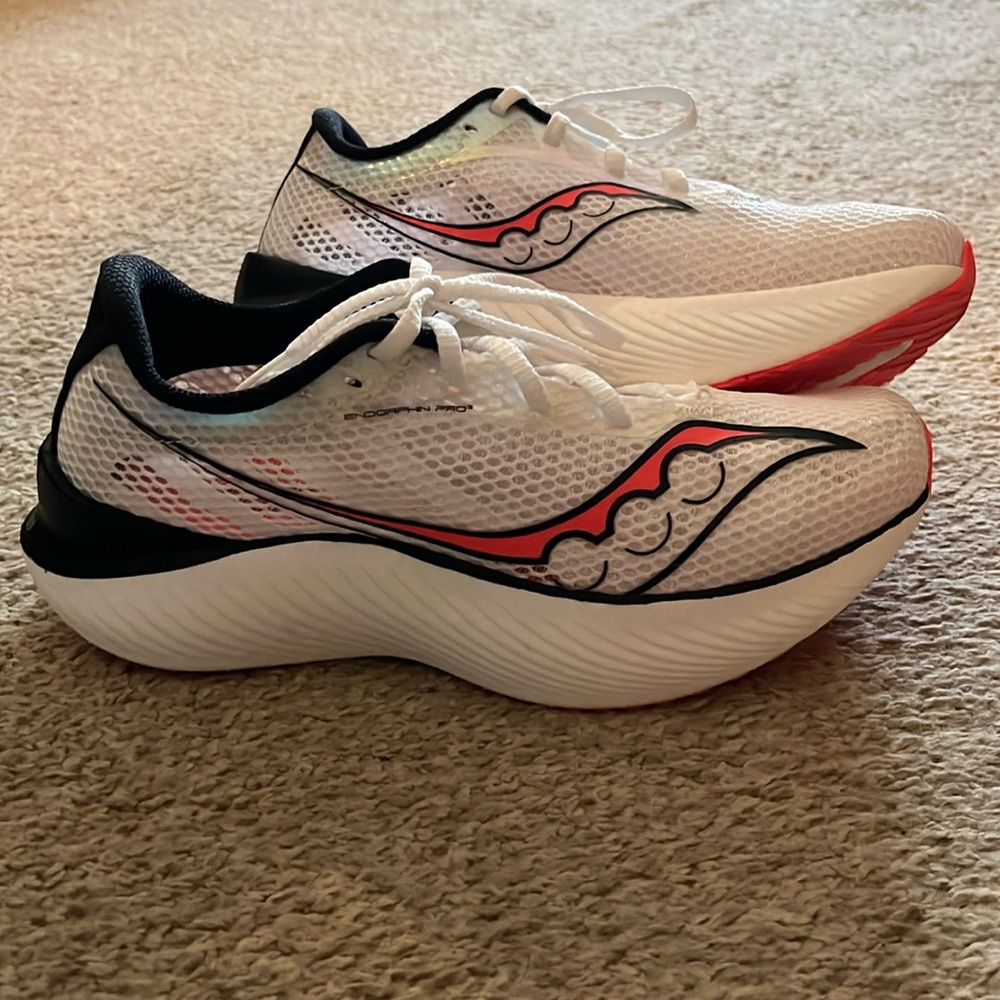 Saucony Women's Endorphin Pro 3 Running Shoe, White/Blck/Vizi, 10